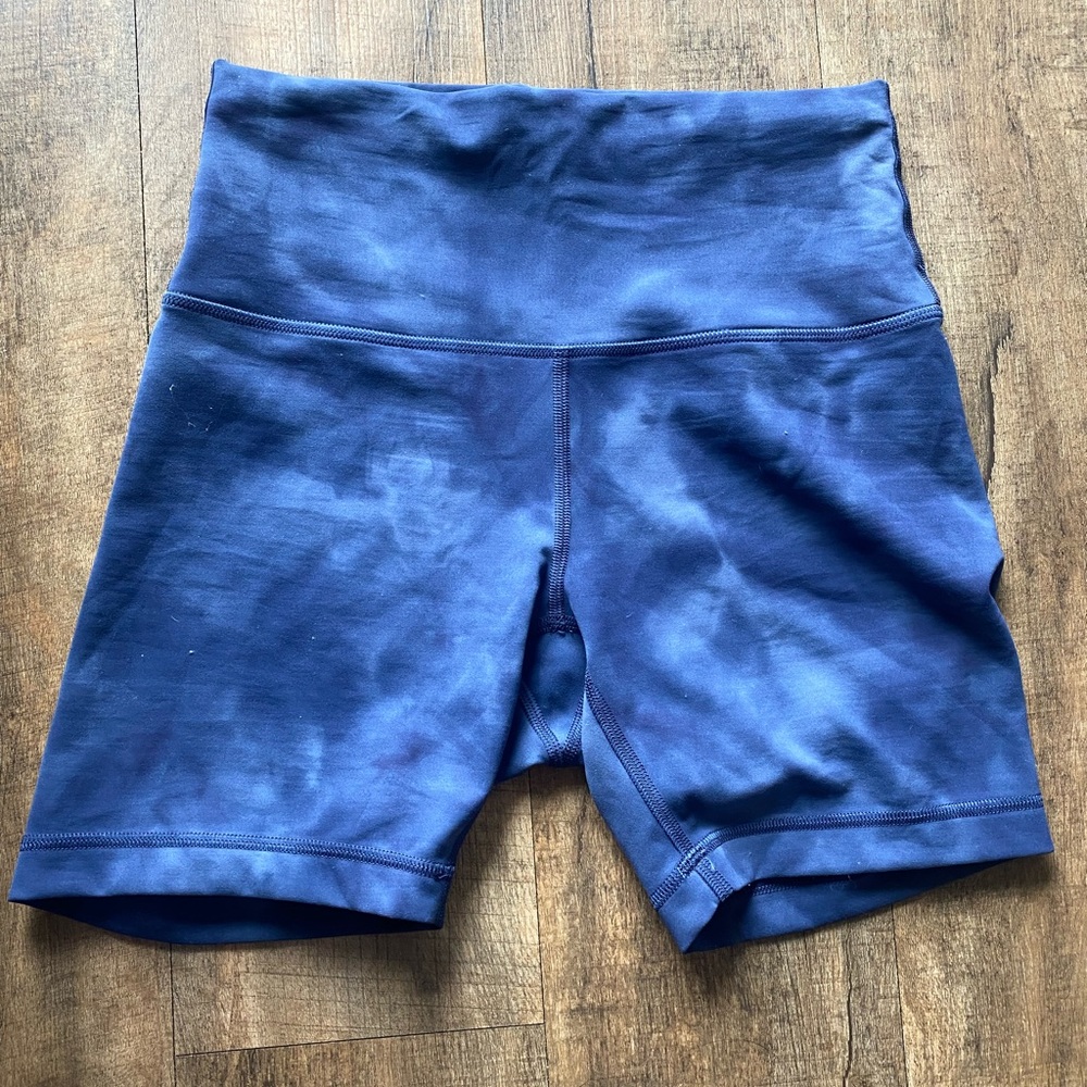 Lululemon Wunder High Rise Short 6” size 6